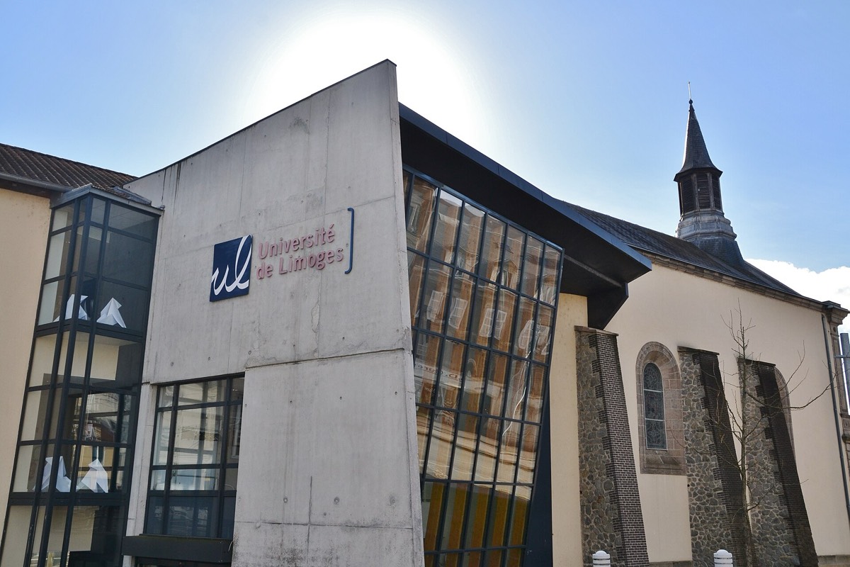 Bâtiment des services centraux de l'université de Limoges.